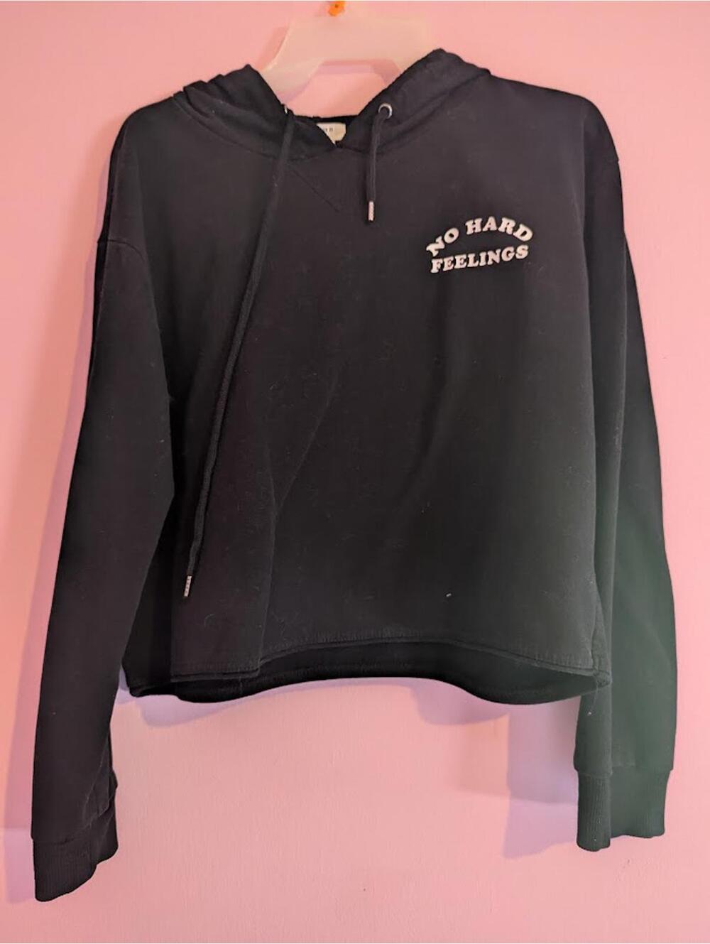 Forever 21 No Hard feelings black crop top hoodie